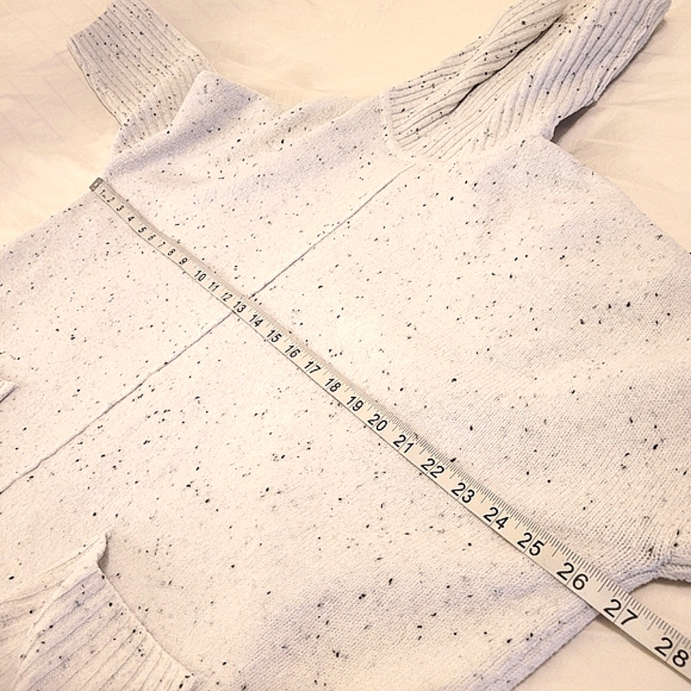Madison Grey size Large speckled white boxy turtleneck pullover w/ real pockets - Picture 9 of 11